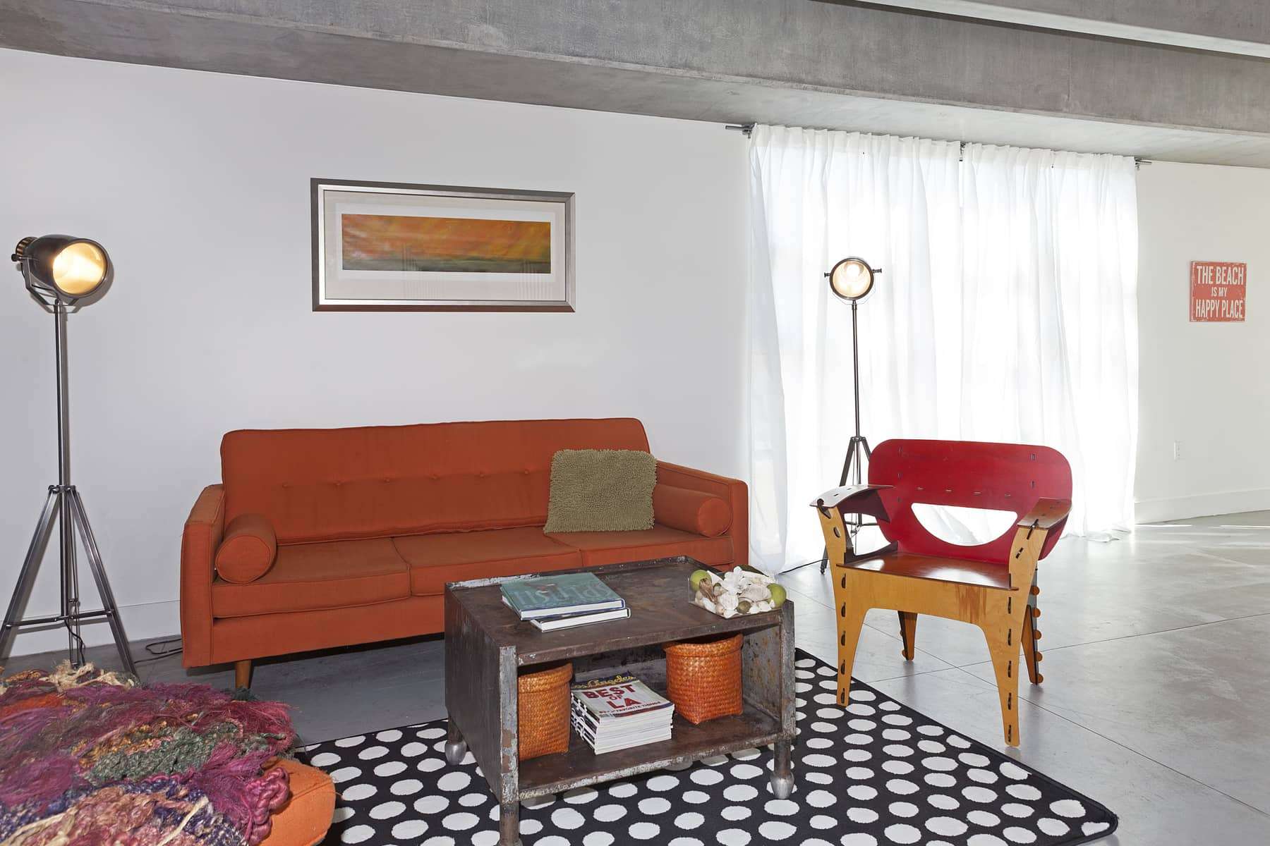  With floor-to-ceiling aluminum windows that cover four large sections of exterior walls, including sliding doors to the balcony, the unit features an abundance of natural light. In fact, this unit is one of the brightest in the building. 
